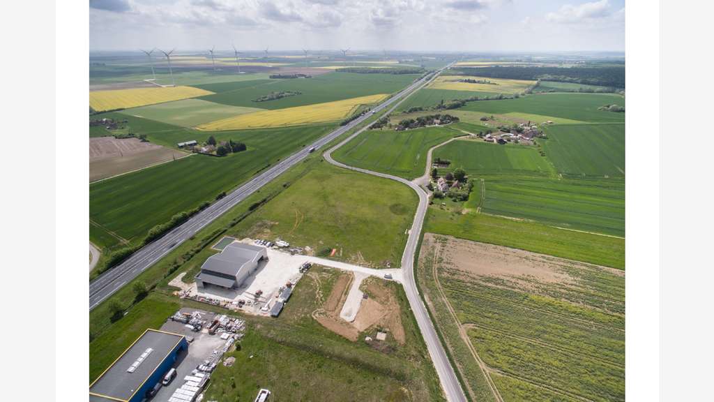 AV 9.4 ha de terrains industriels proche Vierzon 