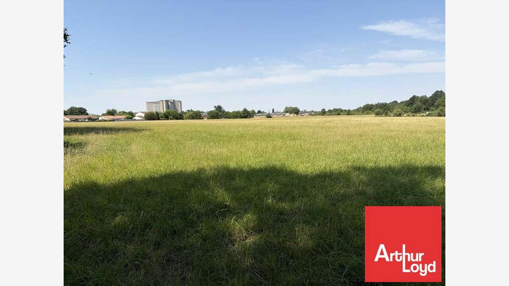 A vendre foncier de 37 000m² à Mignaloux-Beauvoir