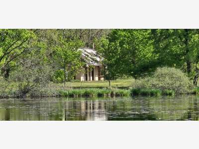 AV maison d'eau à rénover dans la Brenne 596000€