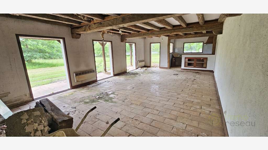 AV maison d'eau à rénover dans la Brenne 596000€