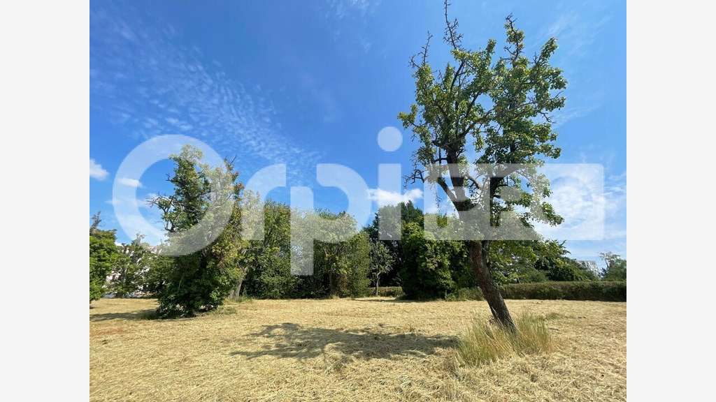 Vente terrain de 4611m² à Montluçon bord de ville