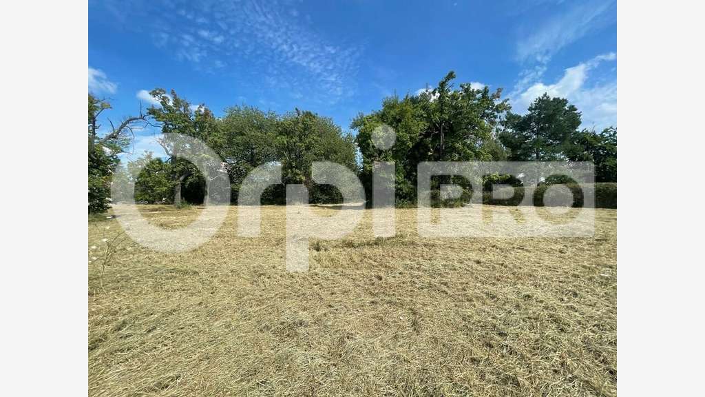 Vente terrain de 4611m² à Montluçon bord de ville