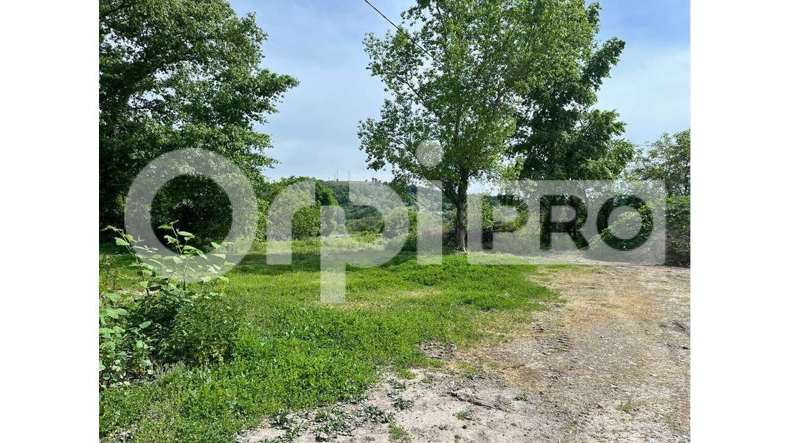 Terrain de 8068m² à vendre à Montluçon centre