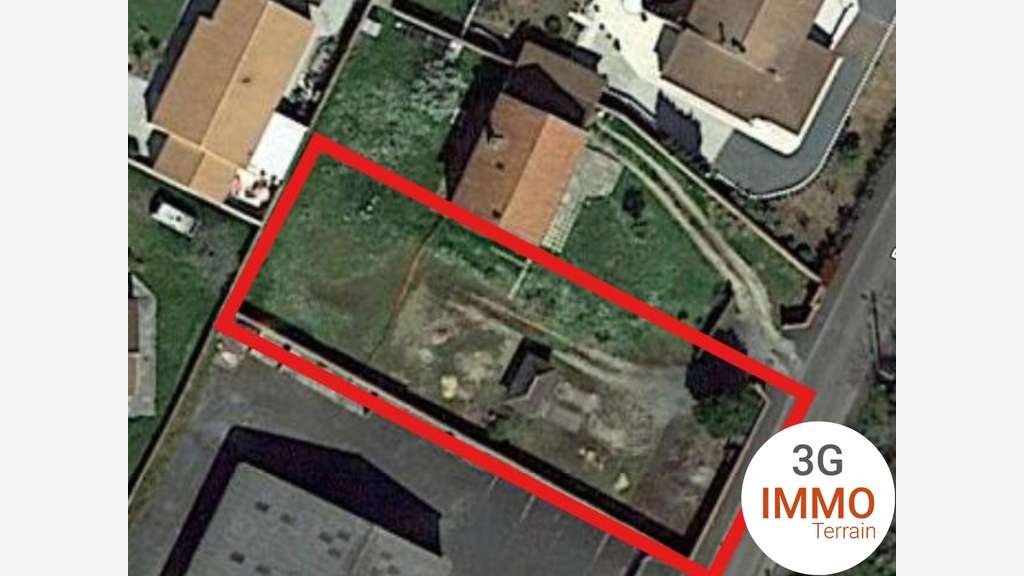 Cède terrain commercial 891m² à Niort av de Nantes