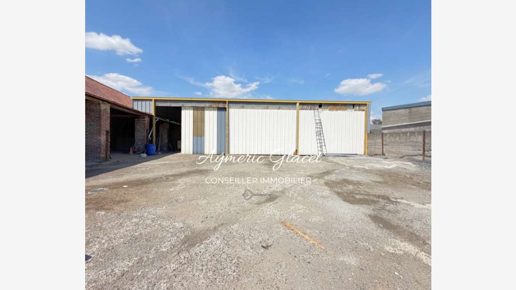 Hangar couvert + préau - stockage / hivernage / 