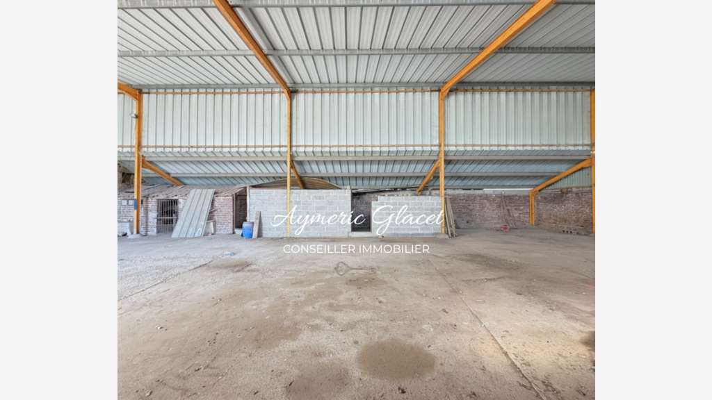 Hangar couvert + préau - stockage / hivernage / 