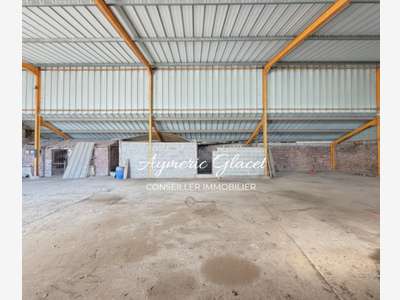 Hangar couvert + préau - stockage / hivernage / 