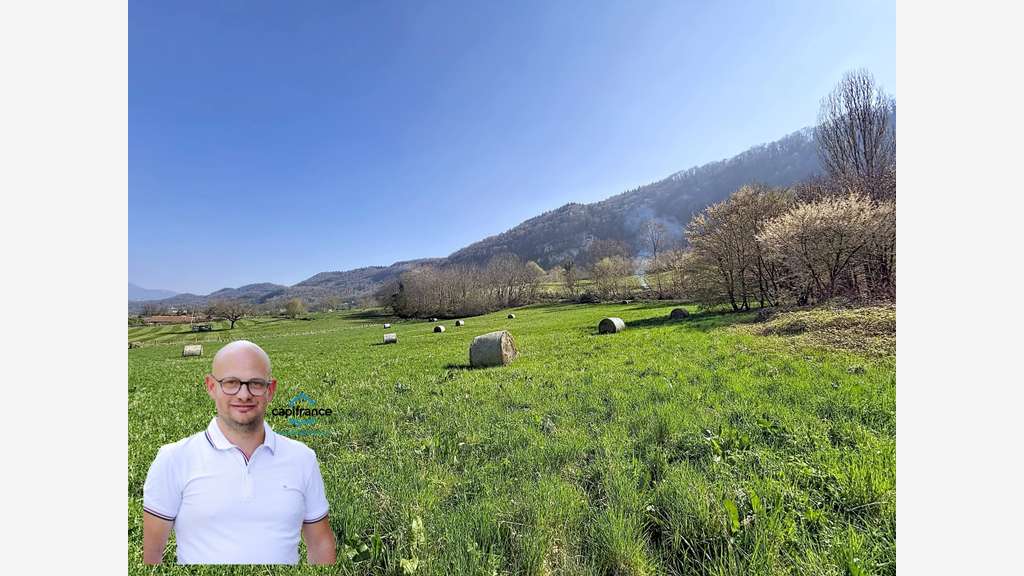 Terrain 14000m² à vendre à Saint-Béron