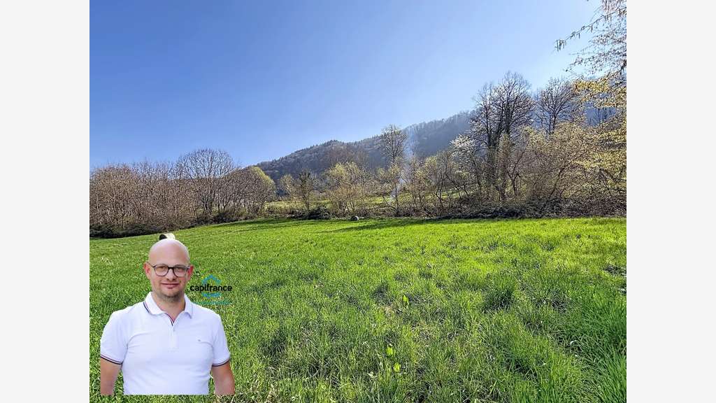 Terrain 14000m² à vendre à Saint-Béron