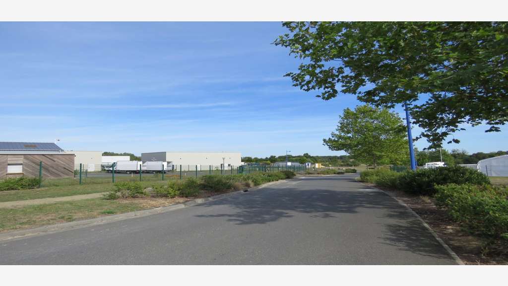 À vendre – 2,5 hectares de terrains industriels à 