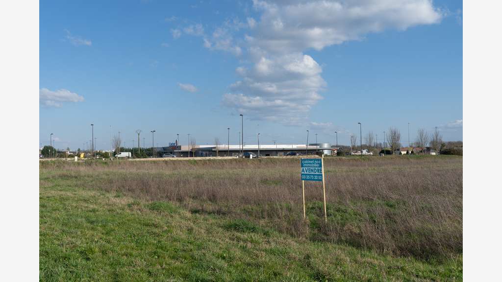 Terrain bon emplacement commercial agglo Troyes