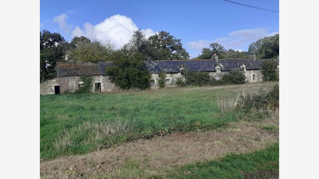 Longère projet touristique à vendre à Kerfourn 
