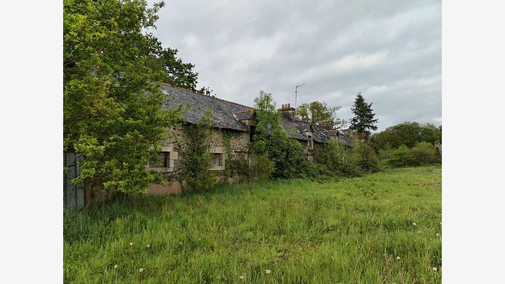 Longère projet touristique à vendre à Kerfourn 