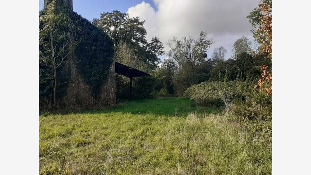 Longère projet touristique à vendre à Kerfourn 