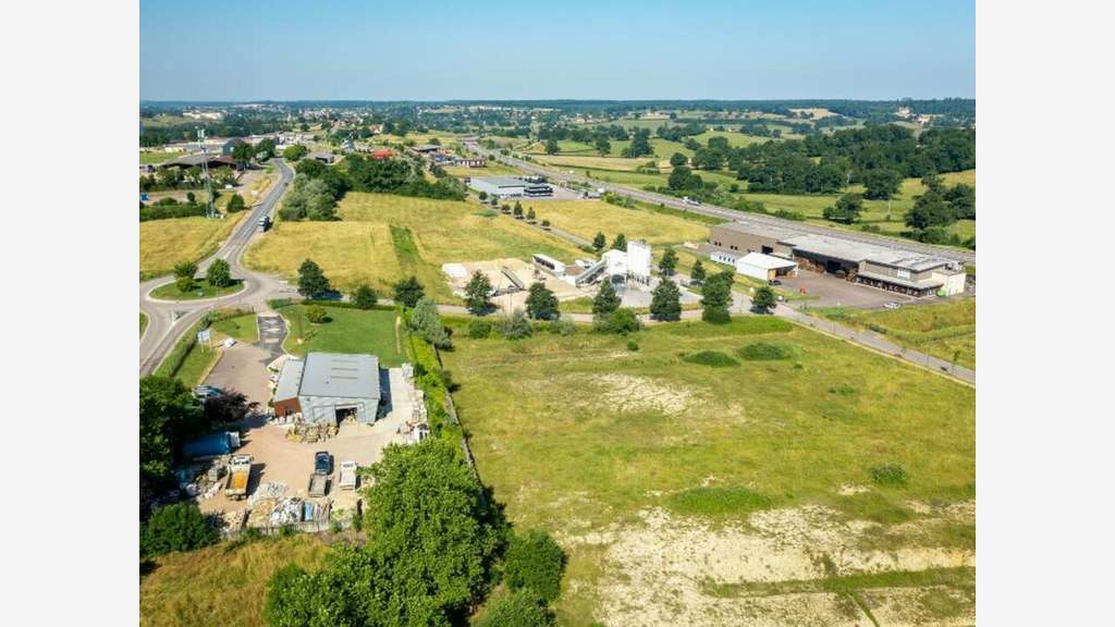 Terrains industriels 2ha à vendre à Charolles (71)
