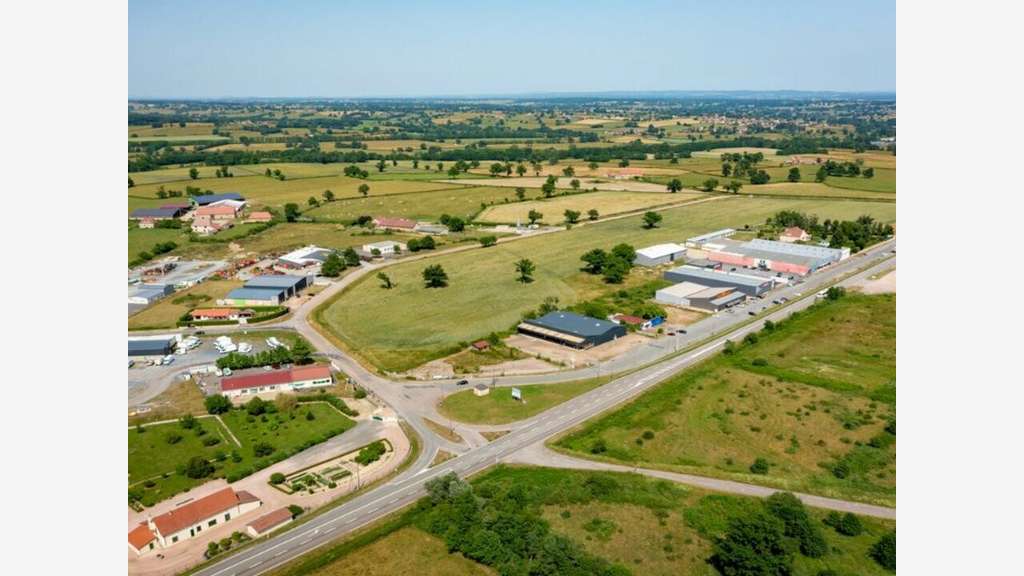 Terrain 10 ha à vendre à Vitry en Charollais