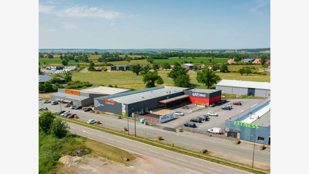 Terrain 36 000m² à vendre à Vitry en Charollais