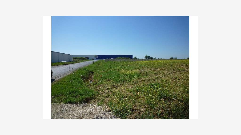 A vendre 9.4 ha de terrains industriels à Massay