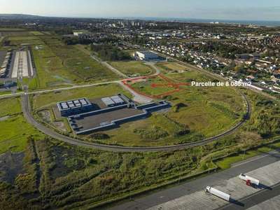 AV terrains industriels de 8 086 à 9 505m² Calais