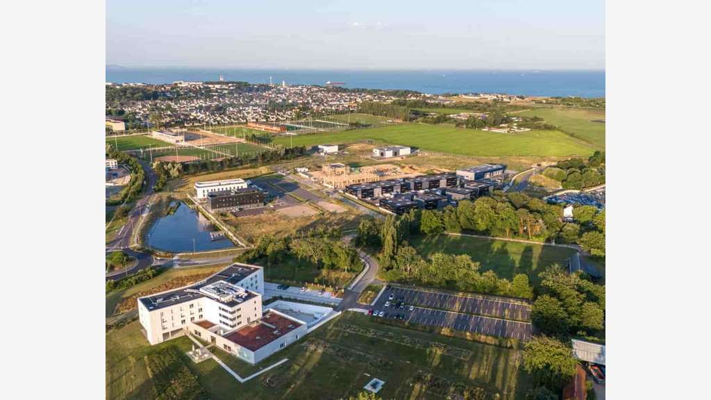 Terrains tertiaires à vendre ZA Le Havre Plateau