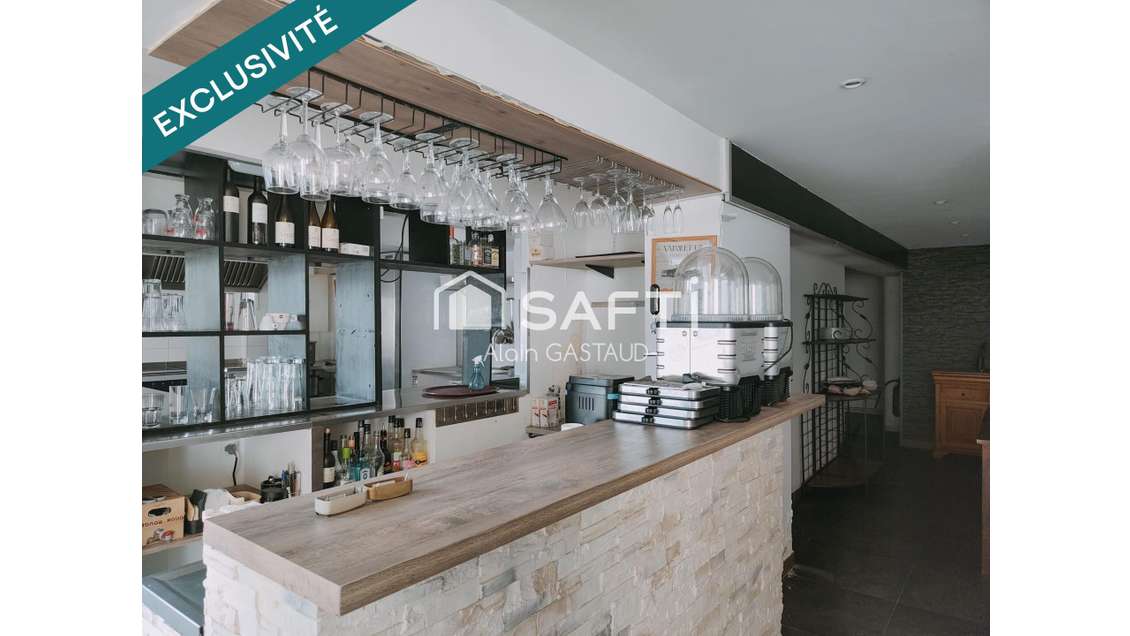 AV murs commerciaux 74m² + terrasse à Port Fréjus