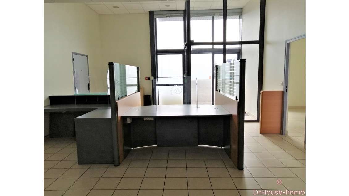 Vente bâtiment en parfait état 400m² à Gorron