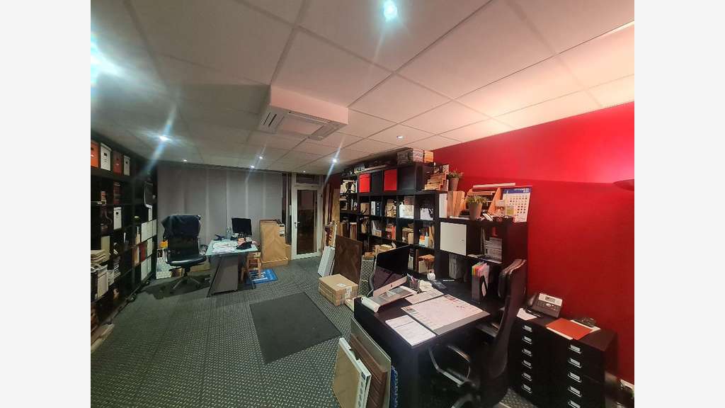 Vente murs commerciaux 67m² à Versailles Clagny