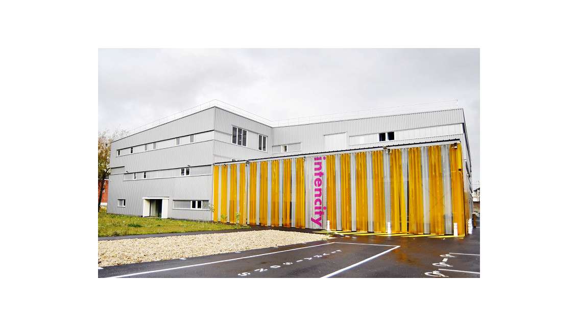 À louer locaux 3500m² à Choisy-le-Roi Intencity 