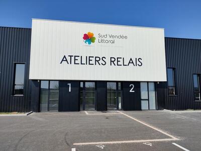 Location Locaux d'activités - Entrepôts à Sainte-Hermine