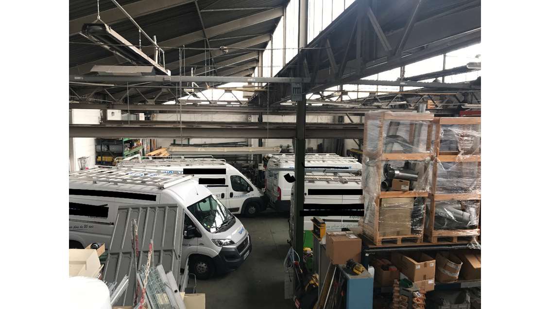 Loue bâtiment d'activité + show-room à Angers Est