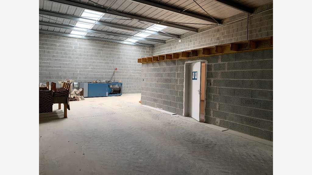 Loue bâtiment d'activité neuf 134m² à Cholet