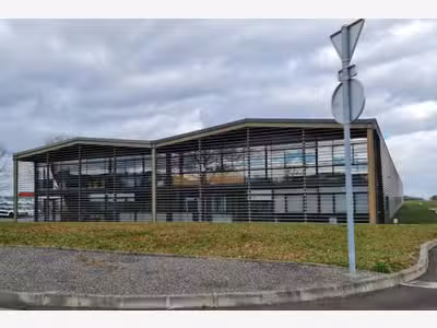 A louer bâtiment industriel de 3 550m² à Louey