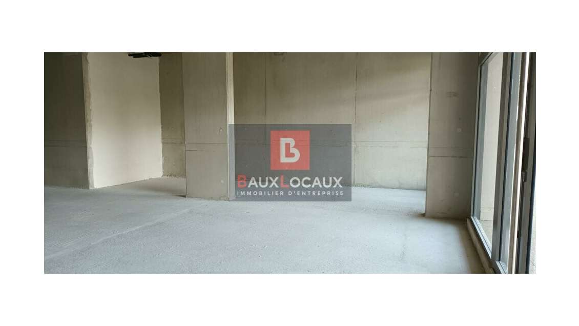 A louer emplacement tertiaire de 197m² les Angles