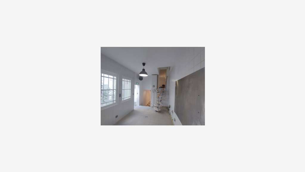 Location pure boutique extraction 147m² 75010