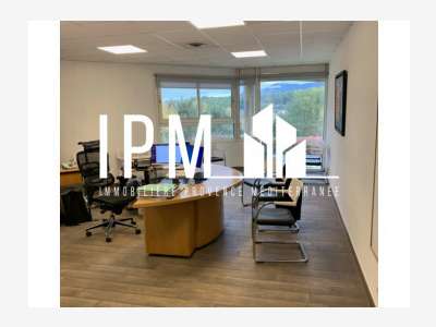 A louer bureaux de 1.454m² Gardanne