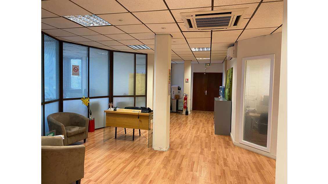 A louer bureaux de 172m² au 2ème étage Le Lamentin