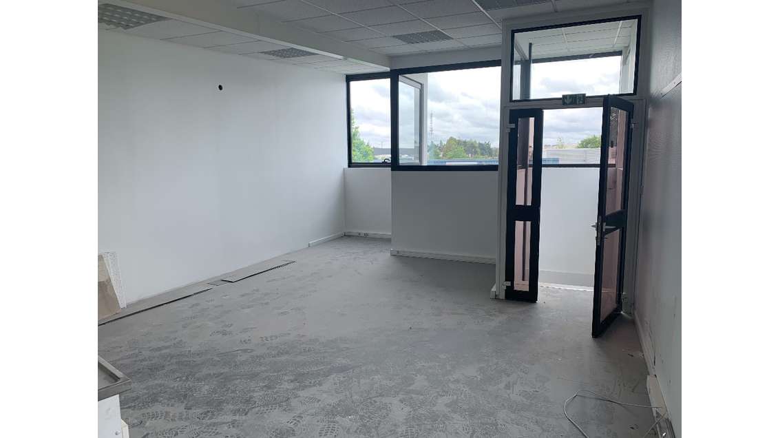 Loue bureaux 180m² proche grands axes à Angers Est