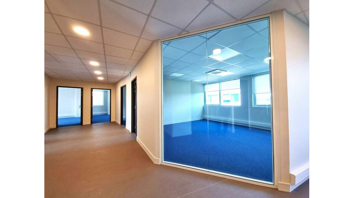 Bureaux 184m² à louer au 2ème étage Saint Benoit