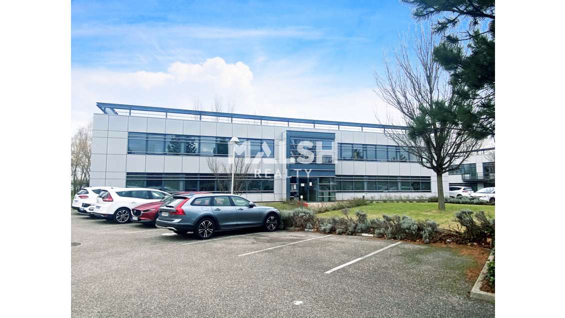 Bureaux de 193m² à louer en R+1 à Saint Priest