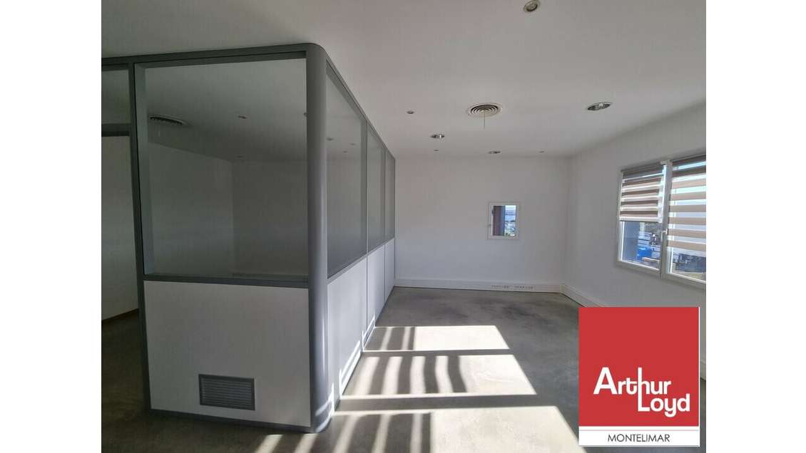 A louer bureaux de 200m² en za à Pierrelatte