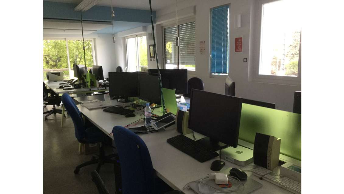 Loue bureaux 296m² excellent état Angers N/O