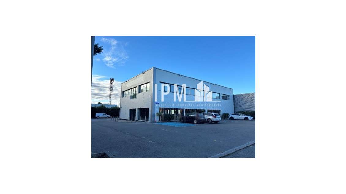 Local 380m² à louer Eguilles 13510