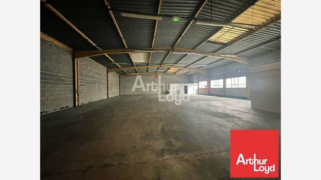 Loue local stockage 400m² à Niort Saint Liguaire
