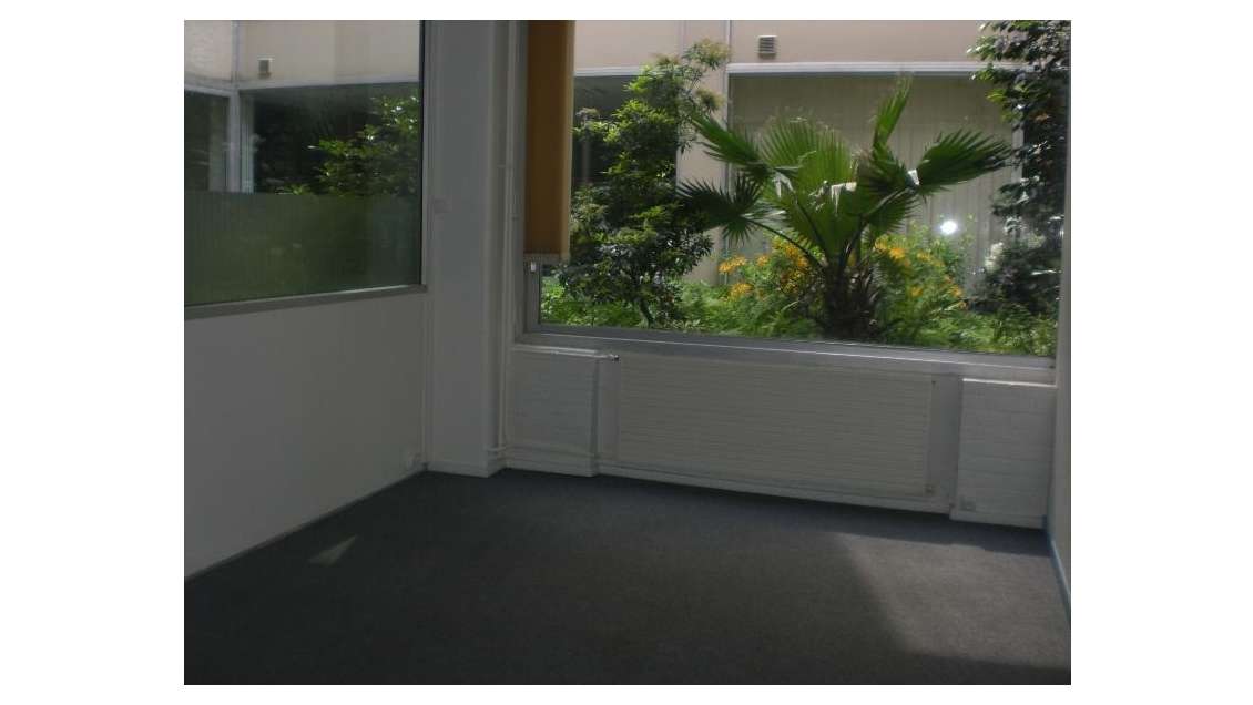 Bureaux de 72m² à louer en RDC à Lille