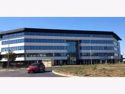 À louer bureaux 4000m² près de Reims à Bezannes