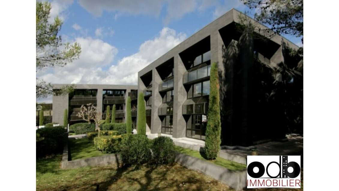 A louer bureaux 105m² centre Sophia gare routière