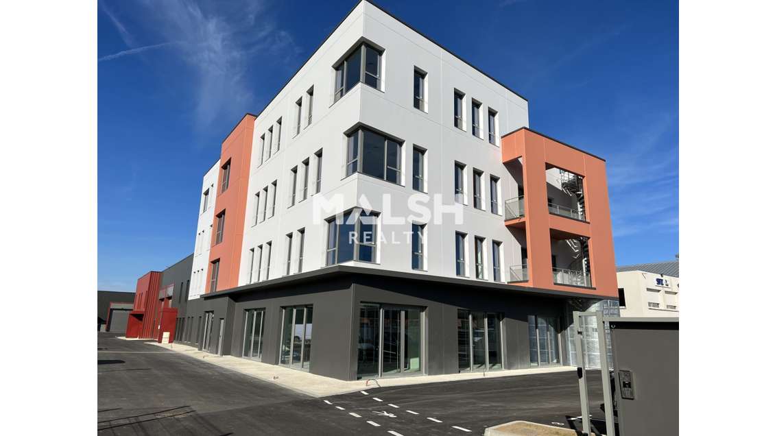 À louer bureaux de 154m² divisibles à Chassieu