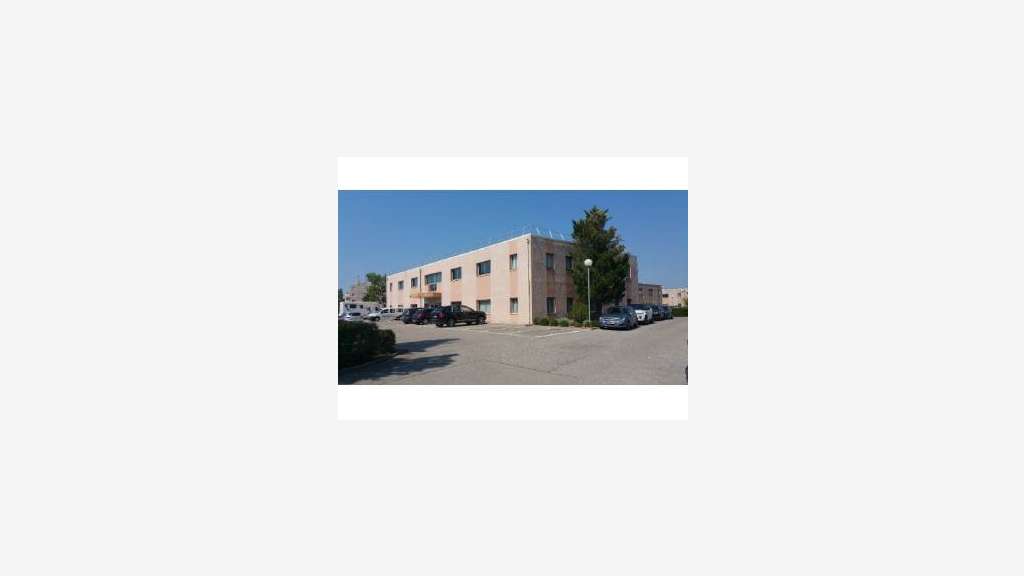 Loue bureaux dans un cadre verdoyant et agréable