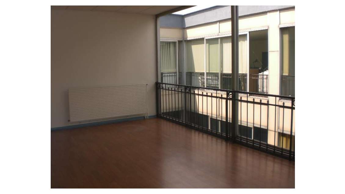 Location de bureaux de 131m² en RDC à Lille