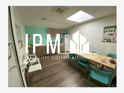 A louer bureaux de 360m²  en étage à Venelles